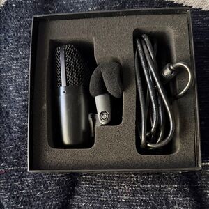Black USB Microphone Kit